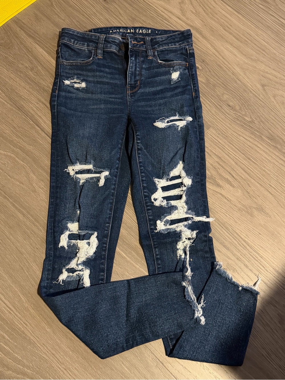 American Eagle Outfitters Women's Indigo Ripped Skinny Jeans